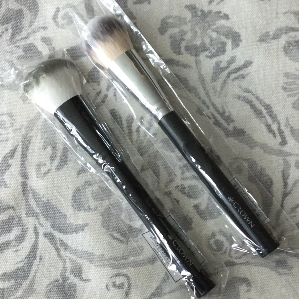 Crown Highlighter & Face Contour Brushes